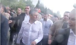 CHP Genel Başkanı Özgür Özel tebligatı yırttı, TBMM'ye yürüyor!