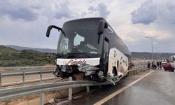 Aydın'da otomobille yolcu otobüsünün çarpıştığı kazada 9 kişi yaralandı