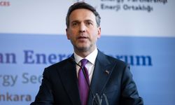 Bakan Bayraktar, Almanya Ekonomi ve Enerji Bakanı Reiche ile ortak basın toplantısı düzenledi