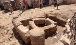 Mardin'de parke taşı döşeme çalışmaları sırasında tarihi taş bloklar bulundu