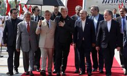 İran Cumhurbaşkanı Pezeşkiyan Pakistan'da