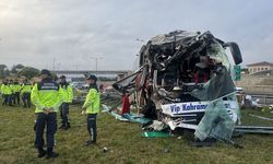 Anadolu Otoyolu'nun Bolu kesiminde kaza yapan yolcu otobüsündeki 15 kişi yaralandı