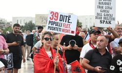 Arnavutluk'ta Zvernec'teki turizm projesine karşı gösteriler sürüyor