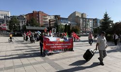 Erzurum'da sağlıkçılar Gazze için sessiz yürüyüşlerini 141'inci haftada sürdürdü