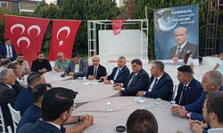 İzmir'de MHP'ye katılan 350 kişiye rozet takıldı
