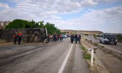 Kırıkkale'de devrilen yolcu otobüsündeki 41 kişi yaralandı