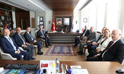 Sağlık Bakanı Memişoğlu'ndan İzmir Biyotıp ve Genom Merkezi'ne ziyaret: