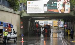 Şişli'de sağanak nedeniyle alt geçidi su bastı