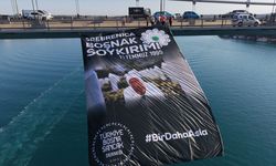 Srebrenitsa Soykırımı'nın 31. yılı dolayısıyla İstanbul Boğazı'ndaki köprülere pankart asıldı