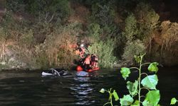 Tunceli'de uçurumdan Munzur Çayı'na düşen otomobildeki 2 kişi yaralandı