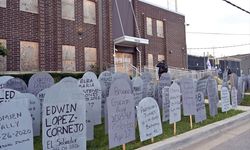 Chicago'da göçmenlerin gözaltında yaşamını yitirmesi protesto edildi