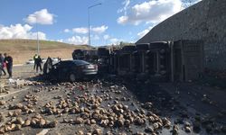 Ağrı'da tır ile otomobilin çarpışması sonucu 4 kişi öldü