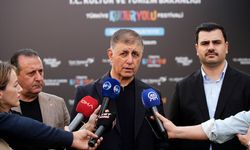 AK Parti Genel Sekreteri İnan, İzmir Kültür Yolu Festivali'ndeki sergileri gezdi: