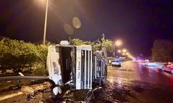 Anadolu Otoyolu'nda devrilen parfüm yüklü tır trafiği aksattı