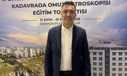 Antalya'da ortopedi uzmanları 3 ameliyatı canlı yayında gerçekleştirdi