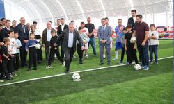 Bakanlar Ersoy ile Bak, Antalya'da gençlerle buluştu