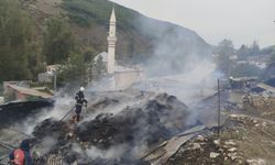 Bayburt'ta çıkan yangında 5 ev zarar gördü