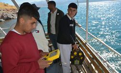 Bitlis'te öğrencilere su altı robotu kullanma eğitimleri devam ediyor