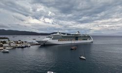 Bodrum'a 2 kruvaziyerle 2 bin 437 turist geldi