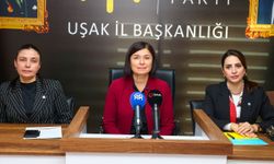 İYİ Parti Genel Başkan Yardımcısı Ofluoğlu, Uşak'ta basın toplantısı düzenledi