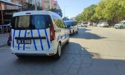 İzmir'de evinde bıçakla yaralanmış halde bulunan kişi hastanede öldü