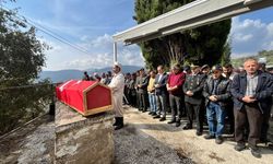 İzmir'de vefat eden Kıbrıs gazisi son yolculuğuna uğurlandı