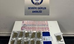 Kadıköy'de dronla takip edilen araçta uyuşturucu ele geçirildi, 2 zanlı yakalandı