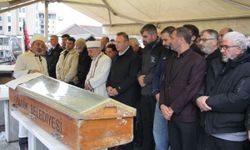 Kocaeli'de silahla öldürülen Gölcük Belediyesi Meclis Üyesi Saral'ın cenazesi defnedildi