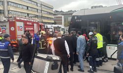 Kocaeli'de tramvayın çarptığı 2 kişi yaralandı