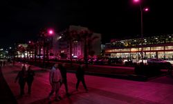 Samsun'da sahilin bir bölümü meme kanseri farkındalığı için pembeye büründü