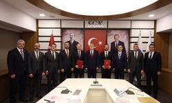 SGK ile Türk Eczacıları Birliği arasında eczanelerden ilaç teminiyle ilgili ek protokol imzalandı