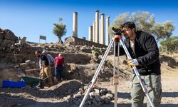 Smyrna Höyüğü'nde 5 bin yıllık yerleşim izleri araştırılıyor