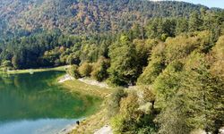 Sülüklü Göl Tabiat Parkı sonbahar renklerine büründü