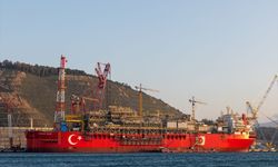 Türkiye'nin ilk yüzer üretim platformu Osman Gazi görev yerine uğurlanıyor