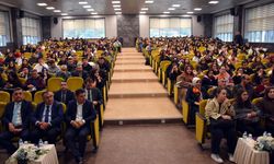 Ulaştırma ve Altyapı Bakan Yardımcısı Boyraz, Kırıkkale'de üniversite öğrencileriyle bir araya geldi