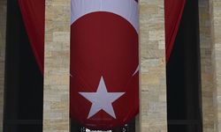Vali Canbolat, Ankara'nın başkent oluşunun 103. yılında Anıtkabir'i ziyaret etti