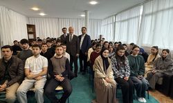 YÖK Başkanı Özvar, Tiflis'te uluslararası öğrencilerle buluştu