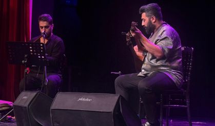 Bursa'da Etnik Sinyaller Müzik Grubu konser verdi