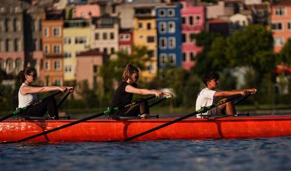 Haliç'te kürek sporuna ilgi yükselişte