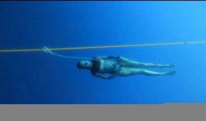 Milli sporcu Birgül Erken, Serbest Dalış Türkiye Şampiyonası'nda rekor kırdı