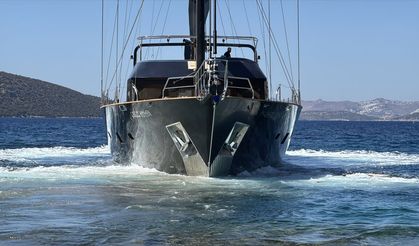 Bodrum'da 7 yılda inşa edilen 50,5 metrelik yelkenli yat denize indirildi