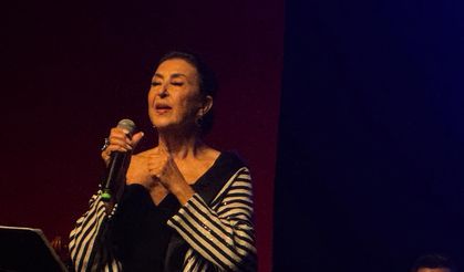 Bursa'da 'Zeki Müren'i Anma Gecesi' düzenlendi