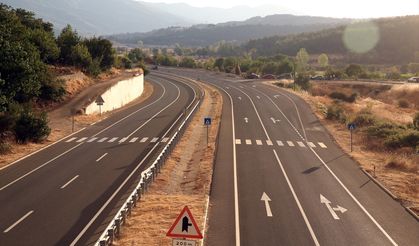 Kastamonu'da ormanlık alandaki 2 yangına müdahale sürüyor