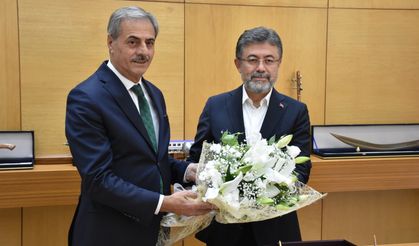 Tarım ve Orman Bakanı Yumaklı, Sakarya'da ziyaretlerde bulundu