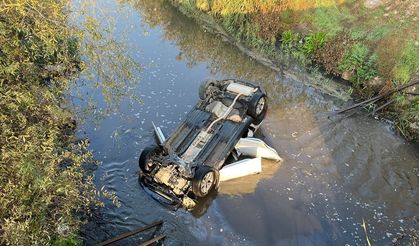 Amasya'da dereye devrilen SUV tipi araçtaki 1'i çocuk, 2 kişi kurtarıldı