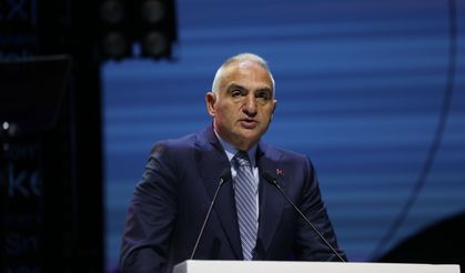 Bakan Ersoy, Antalya'da '15. Uluslararası Resort Turizm Kongresi'nde konuştu: