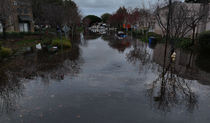 California'da şiddetli yağışlar hayatı olumsuz etkiledi