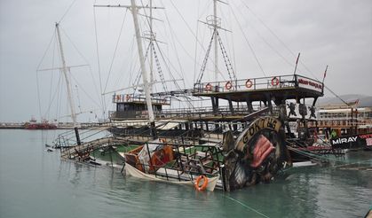 Mersin'in Silifke ilçesinde fırtına etkili oldu