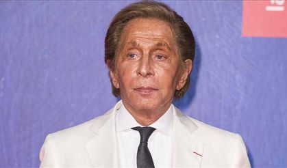 Ünlü İtalyan modacı Valentino hayatını kaybetti