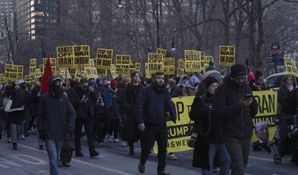 New York'ta ABD ve İsrail'in İran'a yönelik saldırıları protesto edildi